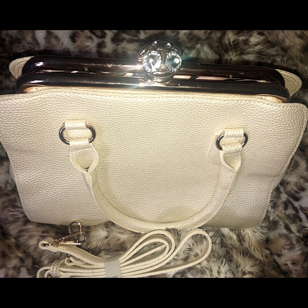 NWOT crystal Kiss-lock 1960’s vintage Handbag